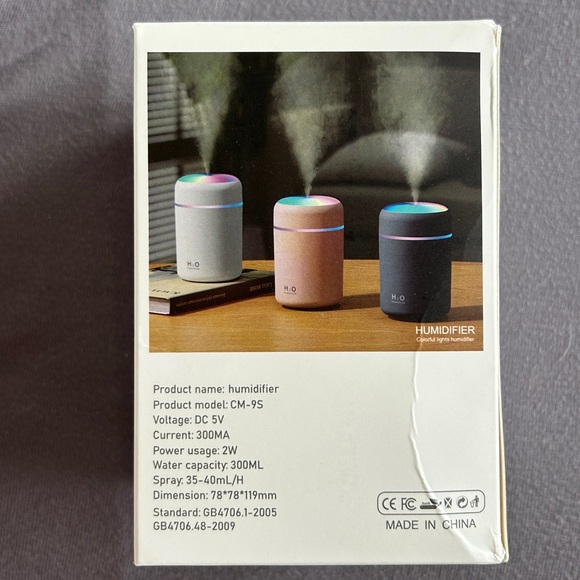 USB Colorful Humidifier - Picture 2 of 3